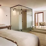 Adonis Hotel