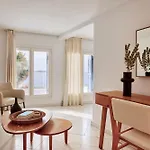 Adonis Hotel 4*