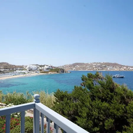 Adonis Hotel 4*