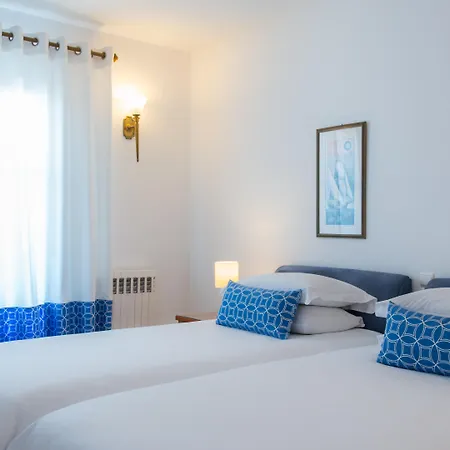 Adonis Hotel