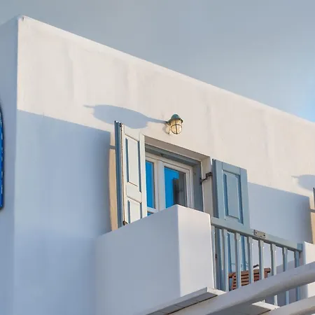 Adonis Hotel 4*