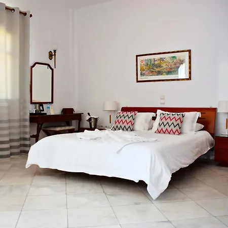Adonis Hotel 4*