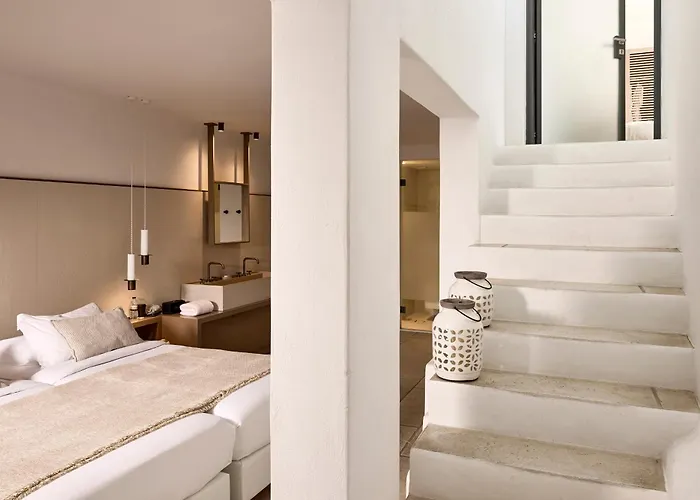 아도니스 호텔 4*