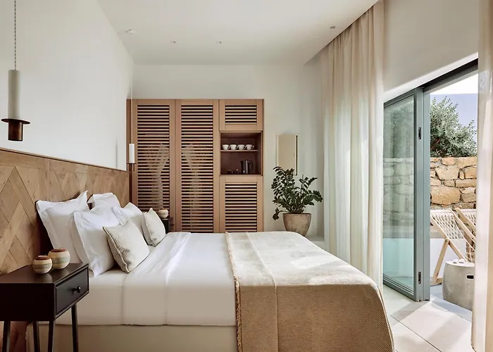 아도니스 호텔 4*