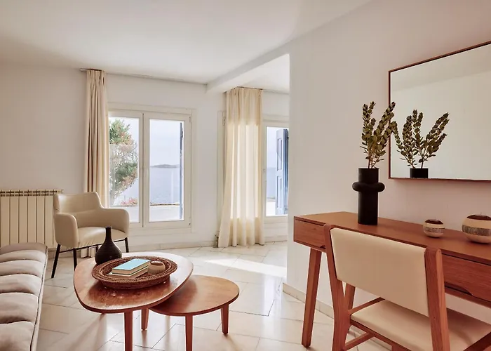 아도니스 호텔 4*