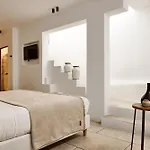 أدونيس 4*