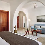Adonis Hotel