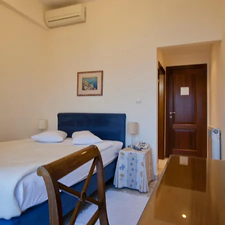 ホテル アドニス