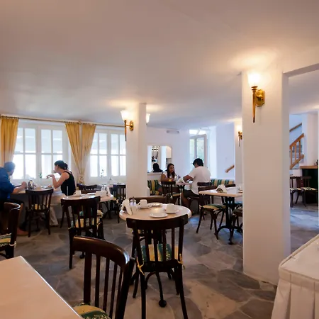 アドニス ホテル 4*