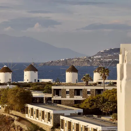 Adonis Hotel 4*