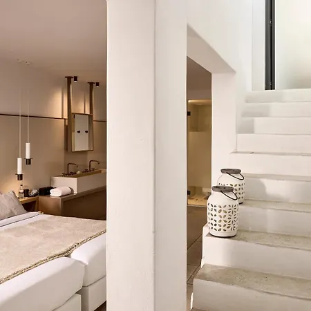 Adonis Hotel 4*